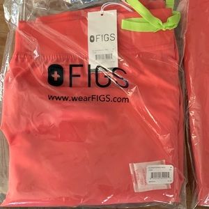 COPY - Figs scrub bottoms, hot coral color, size medium, Livingston basic scrub…